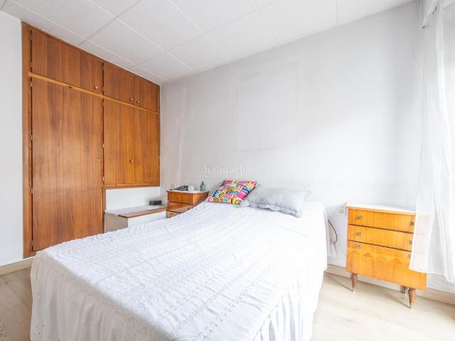 Piso en venta en Torelló. Pis amb gran terrassa i garatge box a Torelló. Pisos.