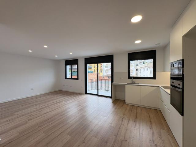Piso en venta en Torelló. Pis d'obra nova en venda amb sortida a Torelló. Pisos.