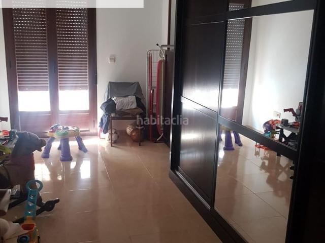 Piso en venta en Torredonjimeno. Piso en Torredonjimeno con terraza privada, garaje y trastero. Pisos.