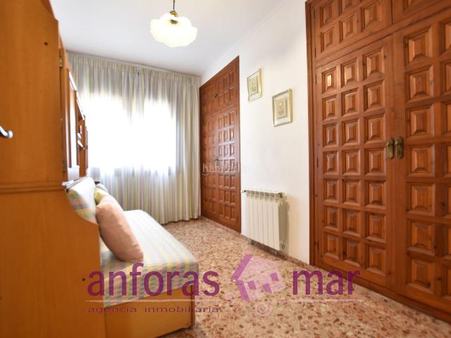 Piso en venta en Torredembarra, Sant Jordi Costa Dorada. Muy amplio, con mucha luz, en urbanización tocando al pueblo. Pisos.