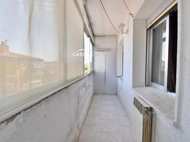 Piso en venta en Torrejón de Ardoz, Cañada Mancha Amarilla. CIRCUNVALACIÓN 3º planta sin ascensor Piso a reformar de 3 habitaciones con terraza. Pisos Torrejón de.