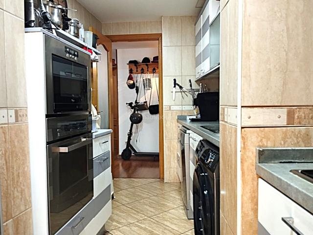Piso en venta en Torrejón de Ardoz, Cañada Mancha Amarilla. Piso cuidado con mimo, tres dormitorios y un baño con plaza de garaje. Pisos Torrejón de.