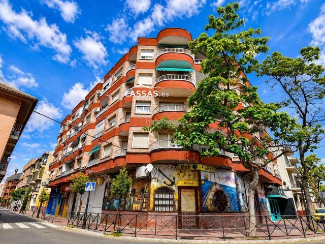 Piso en venta en Torrejón de Ardoz, Centro. ZONA CENTRO Planta baja Reformado a estrenar con 2 habitaciones y 2 baños. Pisos Torrejón de.