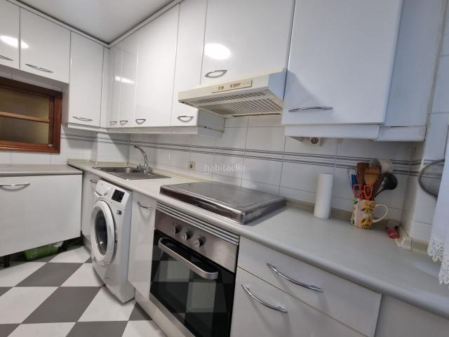 Piso en venta en Torrejón de la Calzada. Sin Límites Servicios vende piso con piscina comunitaria en el casco urbano de Torrejón de la Calzada. Pisos Torrejón de la.