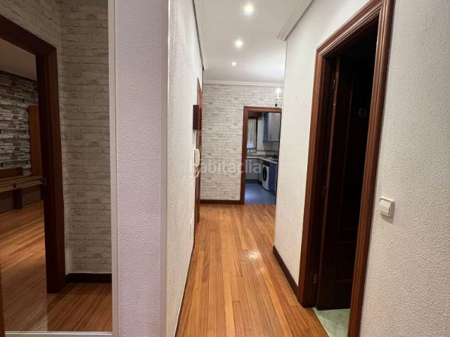 Piso en venta en Torrelavega, Centro. Vive en el corazón de Torrelavega con tu terraza privada. Pisos.