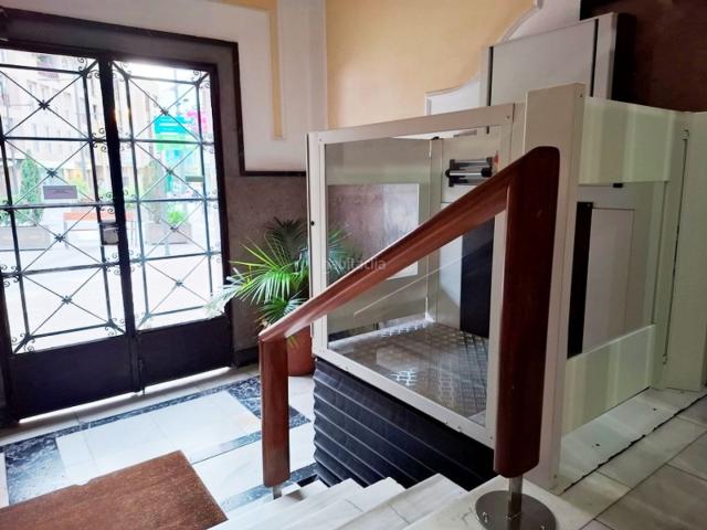 Piso en venta en Torrelavega, Centro. Vivienda en Edificio Emblemático de Torrelavega Llevas tiempo buscando la mejor ubicación para tu nuevo hogar?. Pues esta amplia. Pisos.