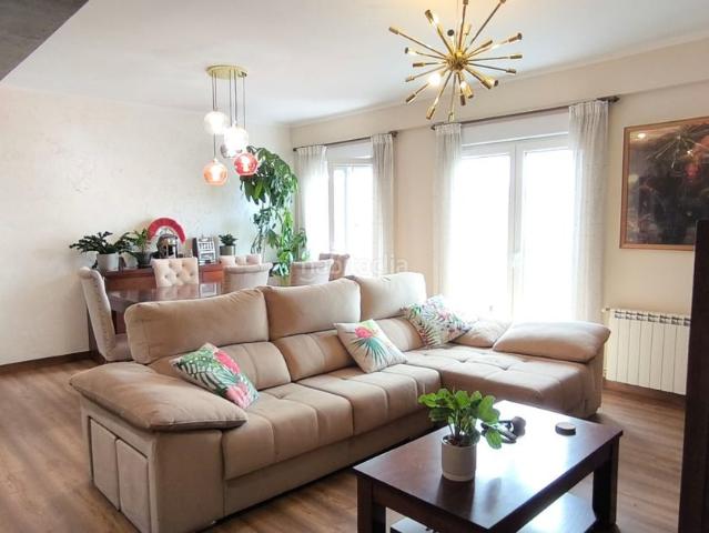 Piso en venta en Torrelavega, Centro. EXCLUSIVO PISO DE MÁS DE 175 METROS CUADRADOS EN EL CENTRO DE TORRELAVEGA. Pisos.