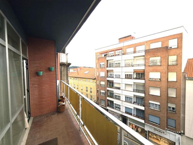 Piso en venta en Torrelavega, Centro. PISO MUY CENTRICO. Pisos.