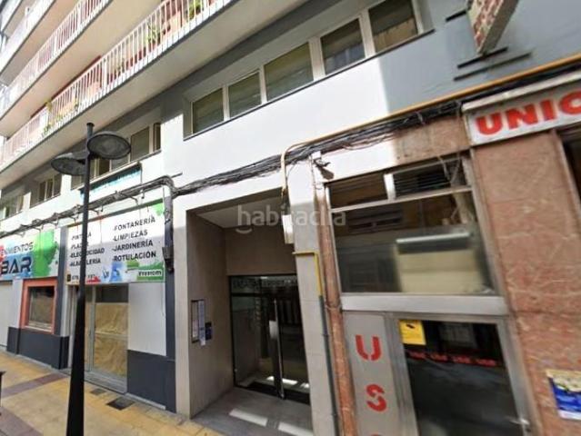 Piso en venta en Torrelavega, Centro. SE VENDE Piso ALQUILADO en Calle Lasaga Larreta 26 Torrelavega, Cantabria. Pisos.