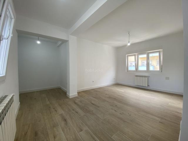 Piso en venta en Torrelavega, Cerezo Aspla Torres. Si buscas una viviendatotalmente reformada, luminosa y lista para entrar a vivir, este piso puede ser justo lo que necesitas. Ubic. Pisos.