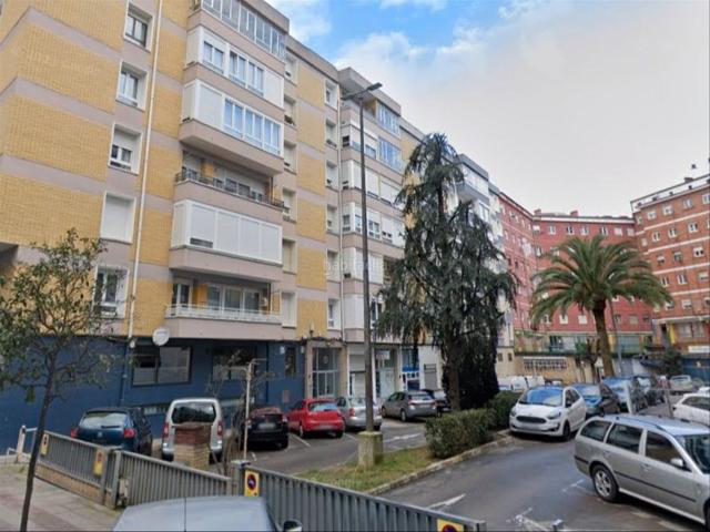 Piso en venta en Torrelavega, Inmobiliaria Barreda. Piso con buena ubicación en el centro. Pisos.