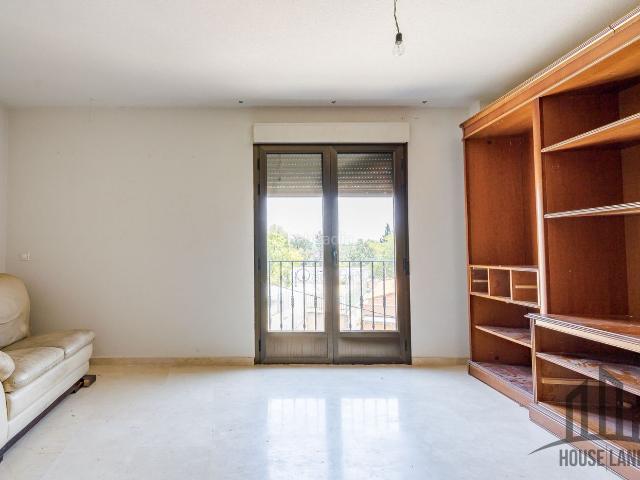 Piso en venta en Torrelaguna. Pisos.