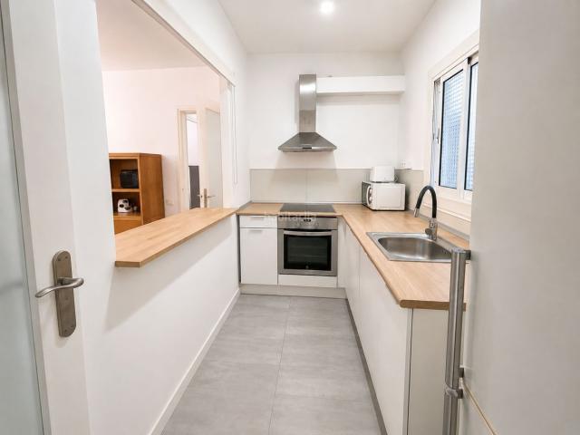 Piso en venta en Torrelles de Llobregat. Se vende acogedora planta baja interior, recien reformada y lista para entrar a vivir, situada en una ubicación inmejorable. Pisos Torrelles de.