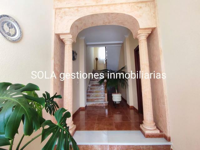 Piso en venta en Torreperogil. Pisos.