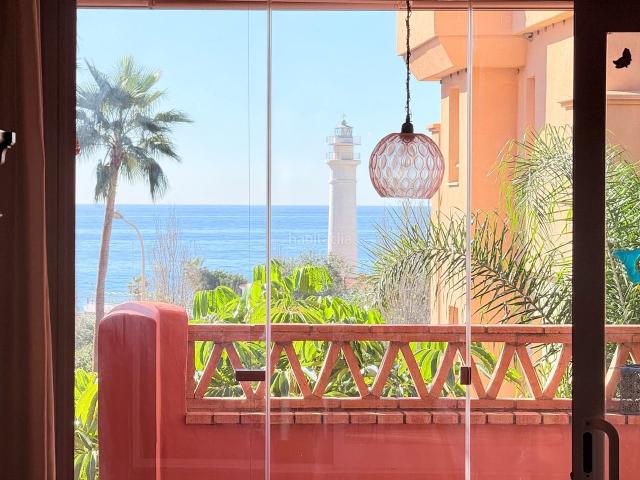Piso en venta en Torrox, El Peñoncillo. Piso en primera línea de playa de 120 m2 construidos 95 m2 de vivienda más 25 m2 de terraza en Torrox Costa. Pisos.