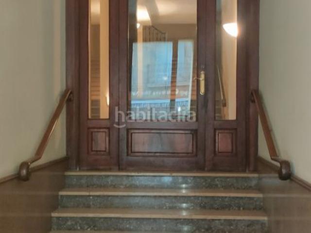 Piso en venta en Tortosa, Centre Costa Dorada. Amplio piso señorial de 210m2 a reformar con vistas espectaculares al río Ebro, ubicado enfrente del Mercado. Pisos.