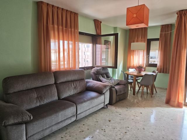 Piso en venta en Totana. Espectacular semiático de 3 habitaciones con dos terrazas en el centro de Totana. Pisos.