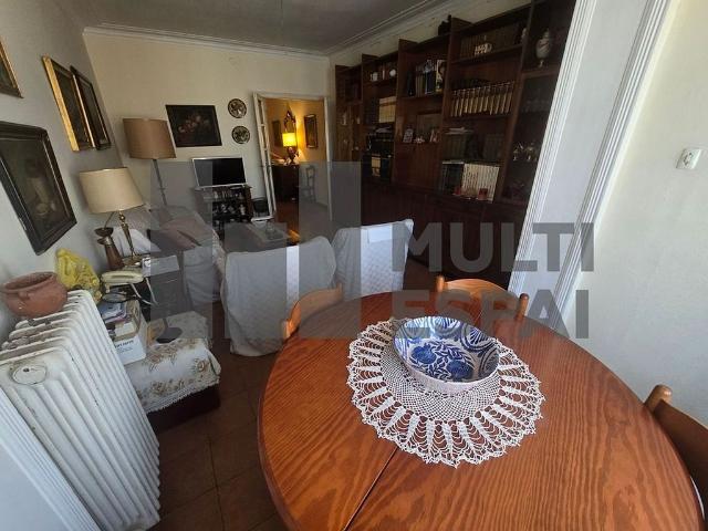 Piso en venta en travesía De Dalt, Barcelona, de 146 m² 5 habitaciones por 620.000