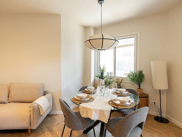 Piso en venta en travesía De Les Corts, Barcelona, de 111 m² 3 habitaciones por 729.000
