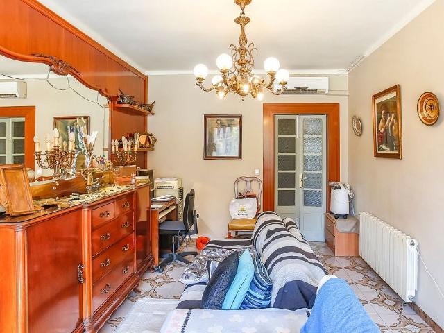 Piso en venta en travesía De Les Corts, Barcelona, de 92 m² 4 habitaciones por 425.000