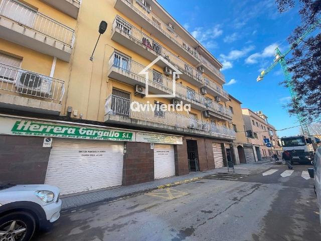 Piso en venta en travesía Del Lledoner, Granollers, de 125 m² 3 habitaciones por 175.000