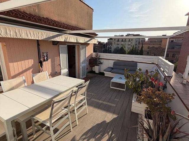 Piso en venta en travesía Les Corts, Barcelona, de 125 m² 8 habitaciones por 750.000