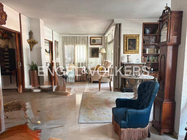Piso en Venta en Triana Este