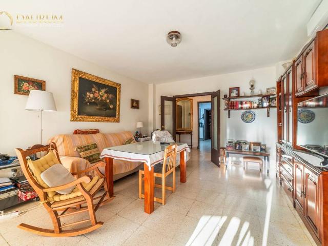 Piso en Venta en Triana Este
