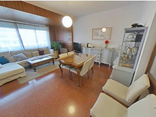 Piso en Venta en Triana Este