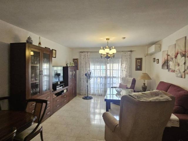 Piso en Venta en Triana Oeste