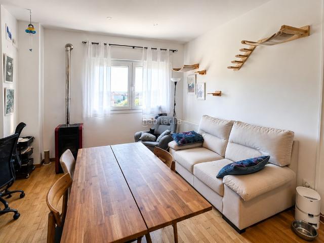 Piso en venta en Trijueque. Luminoso piso totalmente exterior con garaje y trastero. Pisos.