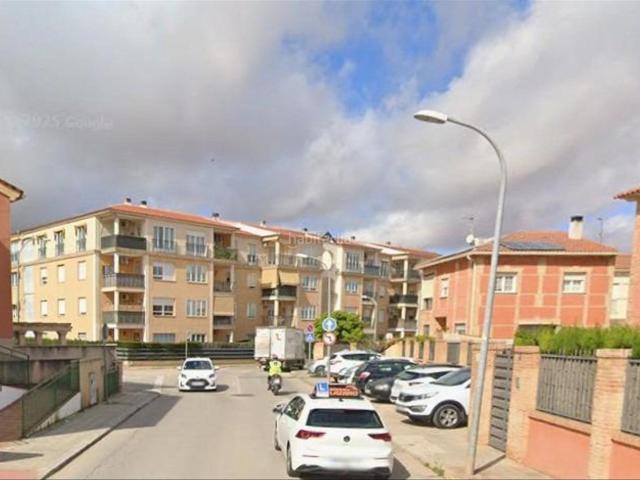 Piso en venta en Utebo. CASA EN VALDEPEÑAS. Pisos.