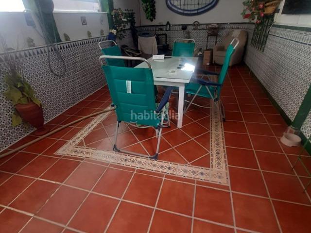 Piso en venta en Úbeda. PISO, PATIO CON PISCINA Y LOCAL COMERCIAL ZONA AVDA LAS PALMERAS. Pisos.