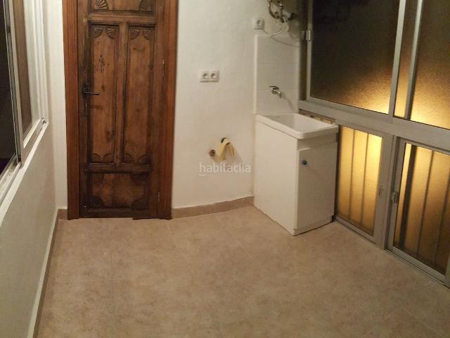 Piso en venta en Úbeda. Piso reformado en zona de la plaza de abastos de 2 dormitorios, 2 baños, lavadero,muy luminoso, vuelta esquina, todo exterior, 2ª. Pisos.
