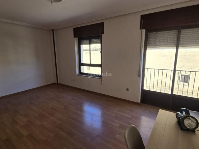 Piso en venta en Úbeda. Piso totalmente reformado en pleno casco antiguo de 2 dormitorios a estrenar. Pisos.