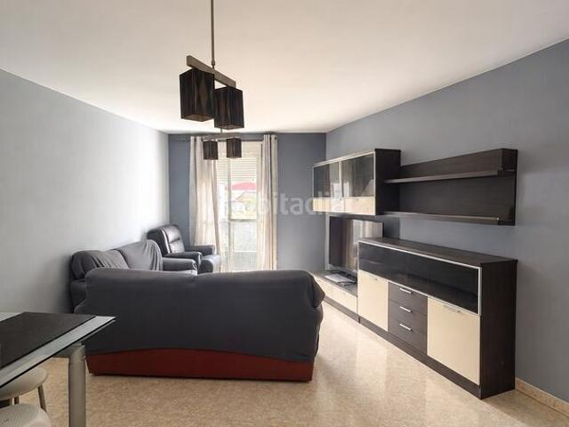 Piso en venta en Ubrique, Casco antiguo Convento Caldereto. Amplio piso en venta con ascensor y patio de 35 m2. Pisos.
