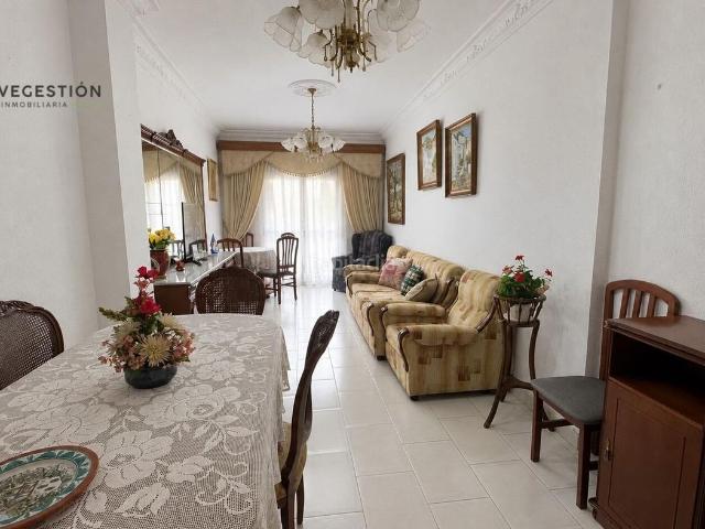 Piso en venta en Ubrique, Centro. AMPLIO PISO EN ZONA CENTRO DE UBRIQUE. Pisos.