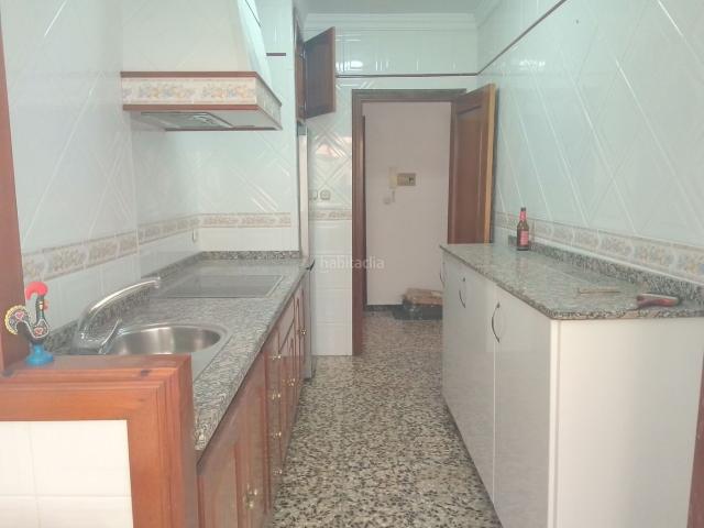 Piso en venta en Ubrique, Centro. PISO PRIMERA PLANTA SIN ASCENSOR CON SALON AMPLIO Y EN EL CENTRO. Pisos.