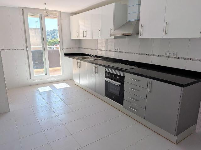 Piso en venta en Ulldecona. ESTRENA PISO DE 103m CON PARKING Y PISCINA COMUNITARIA! Visita la Promoción Residencial Major de Ulldecona. Pisos.