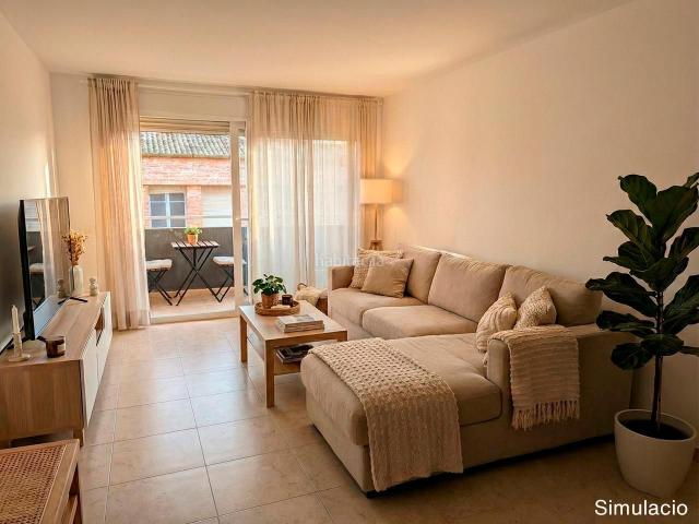 Piso en venta en Ulldecona. ESTRENA PISO DE 117m CON PARKING Y PISCINA COMUNITARIA! Visita la Promoción Residencial Major de Ulldecona. Pisos.