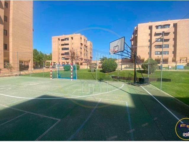 PISO EN VENTA EN UNA DE LAS MEJORES URBANIZACIONES CON PISCINA
