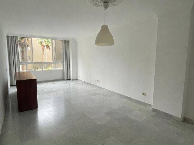 Piso en Venta en Urbanización Anaga