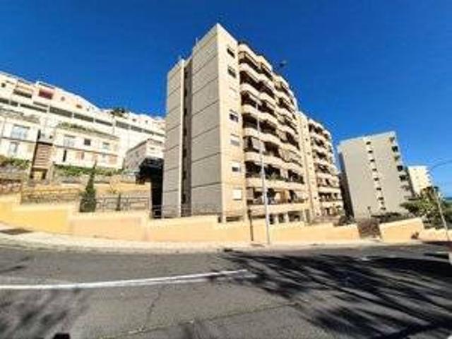 Piso en Venta en Urbanización Anaga