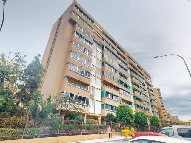 Piso en Venta en Urbanización Anaga