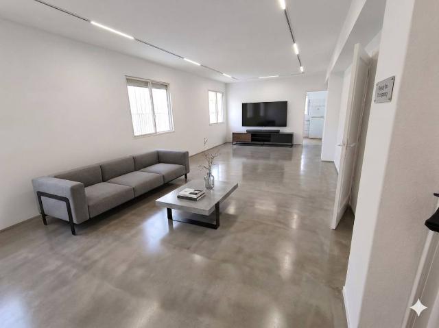 Piso en Venta en Urbanización Anaga