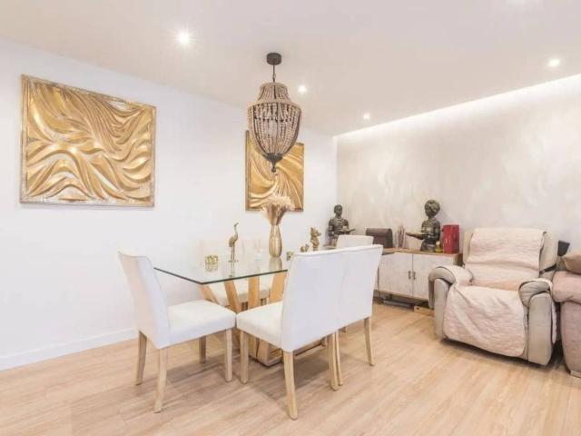 Piso en venta en Urbanización completa en Pau II