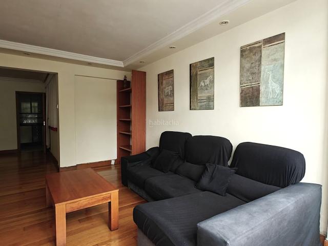 Piso en venta en Usurbil. Amplio piso de 3 dormitorios en buena ubicación. Calefacción a gas, semi amueblado y con garaje opcional. Ideal para tu familia!. Pisos.