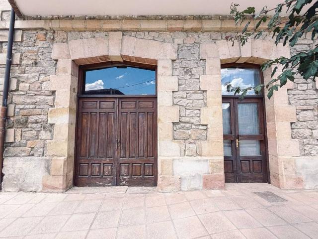 Piso en Venta en Valdeolea