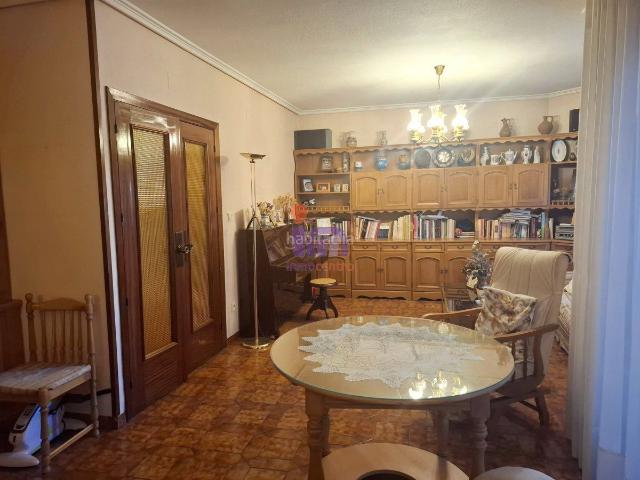 Piso en venta en Valdepeñas. Piso en venta en Centro, 4 dormitorios. Pisos.