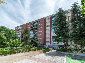 Piso en Venta en Valderas Los Castillos